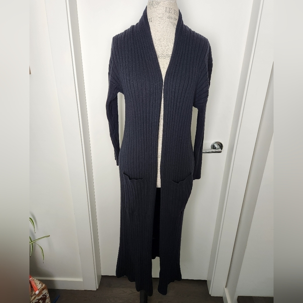 Aritzia Long Black Ribbed Lounge Coat - Picture 1 of 11